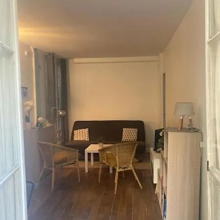A Montmartre Appartement *